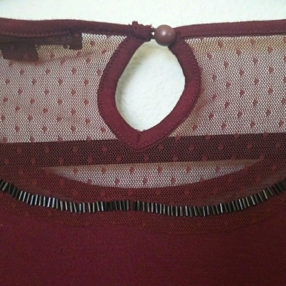 Forever 21 bubble sleeve burgundy embellished top large - Picture 7 of 7